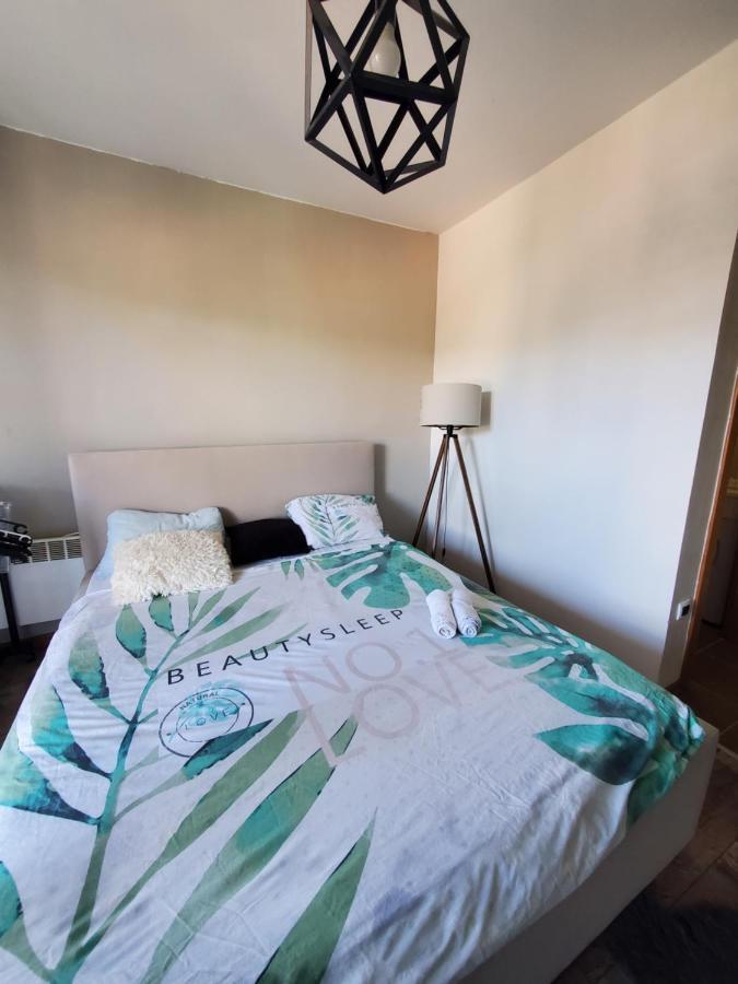 Sleep And Drive Cosy Apartment Сараево Екстериор снимка