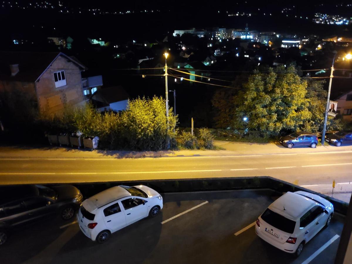 Sleep And Drive Cosy Apartment Сараево Екстериор снимка