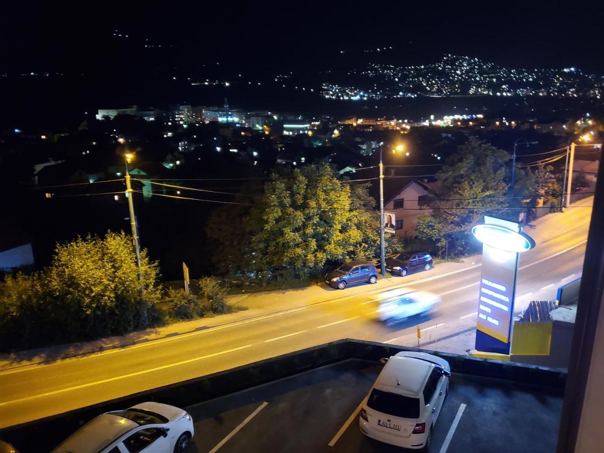 Sleep And Drive Cosy Apartment Сараево Екстериор снимка