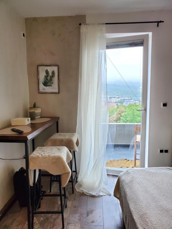 Sleep And Drive Cosy Apartment Сараево Екстериор снимка